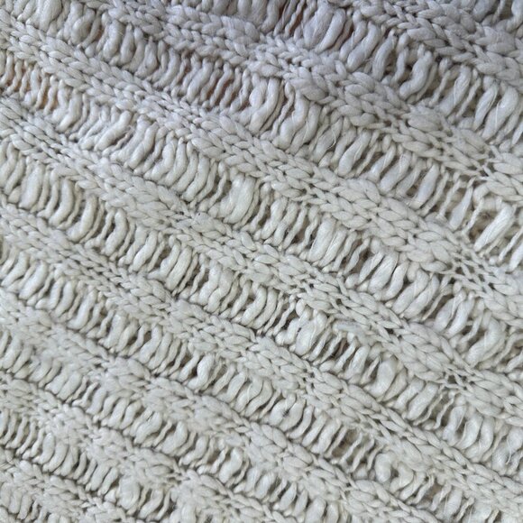 URBAN OUTFITTERS Open Weave V Neck Chunky Sweater Size XS - Picture 8 of 8